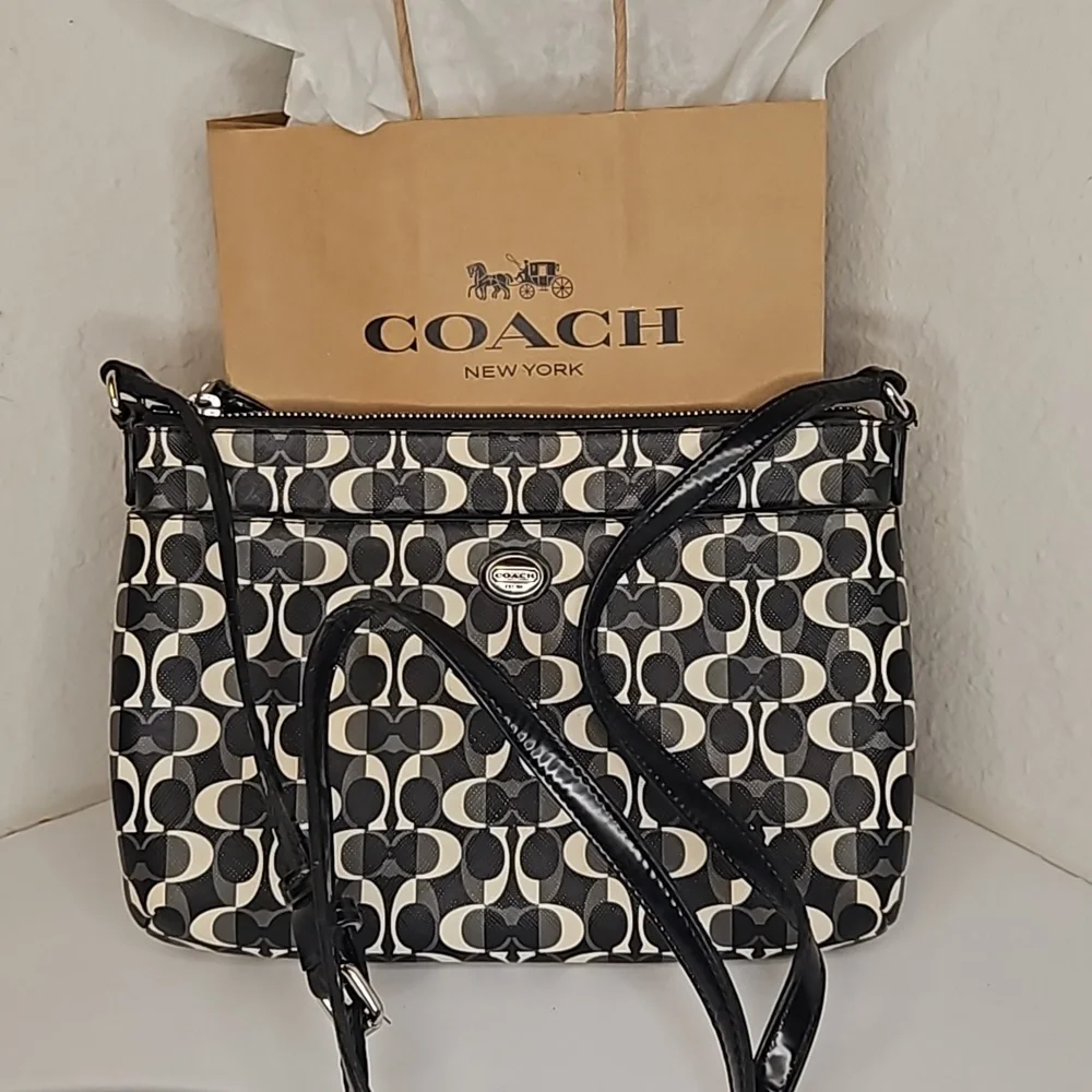 Authentic Coach Monogram Set - Picture 3 of 9